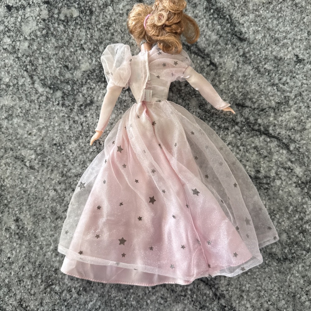 1999 Barbie Glenda Good Witch Wizard Of Oz Pink Dress Necklace - Picture 4 of 10